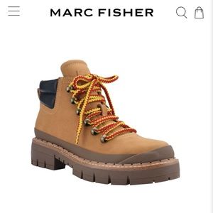 🤩 Marc Fisher 🤩 Cairy Combat Boots in Tan Size 9.5 Like New